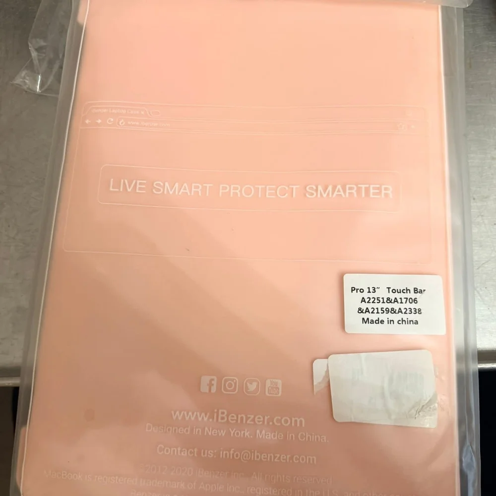 iBenzer Pink Laptop Case
